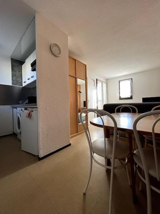 St-Pierre-La-Mer, Bel Appartement A Dans Residence Avec Piscine Et Tennis Entre 5 Et 10 Min De La Plage Fleury  Exteriör bild