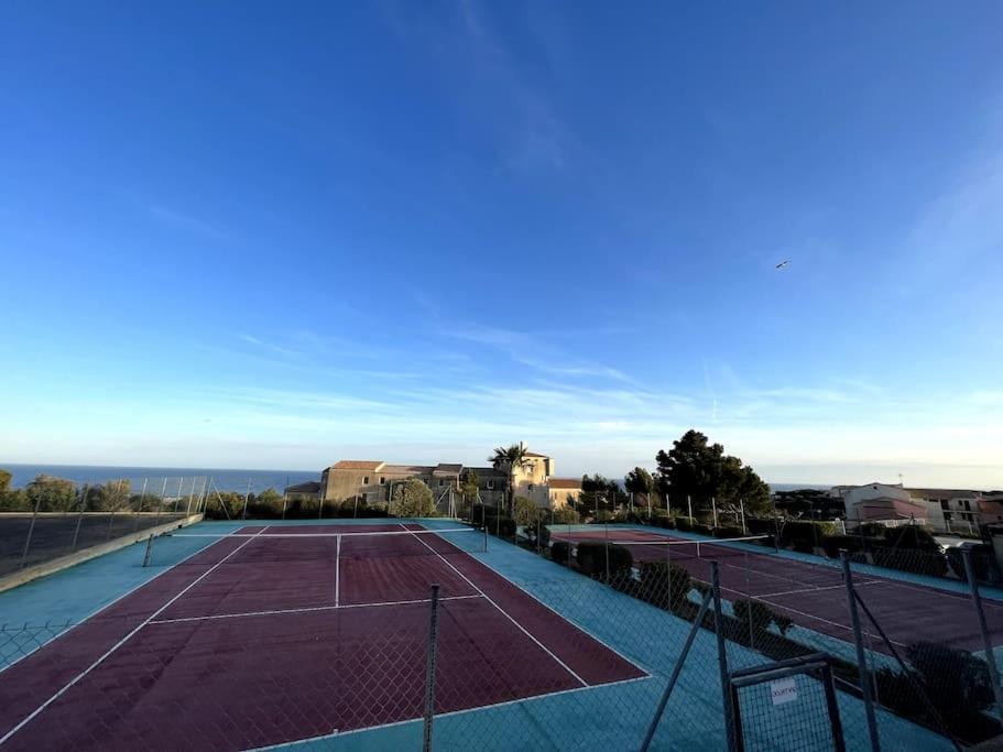 St-Pierre-La-Mer, Bel Appartement A Dans Residence Avec Piscine Et Tennis Entre 5 Et 10 Min De La Plage Fleury  Exteriör bild