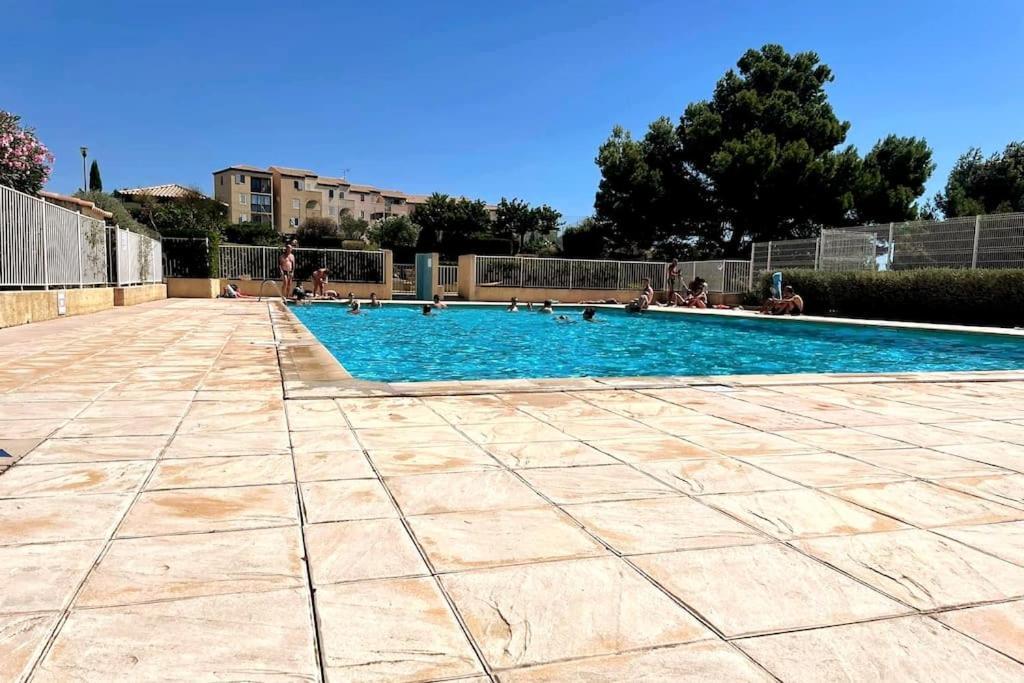 St-Pierre-La-Mer, Bel Appartement A Dans Residence Avec Piscine Et Tennis Entre 5 Et 10 Min De La Plage Fleury  Exteriör bild